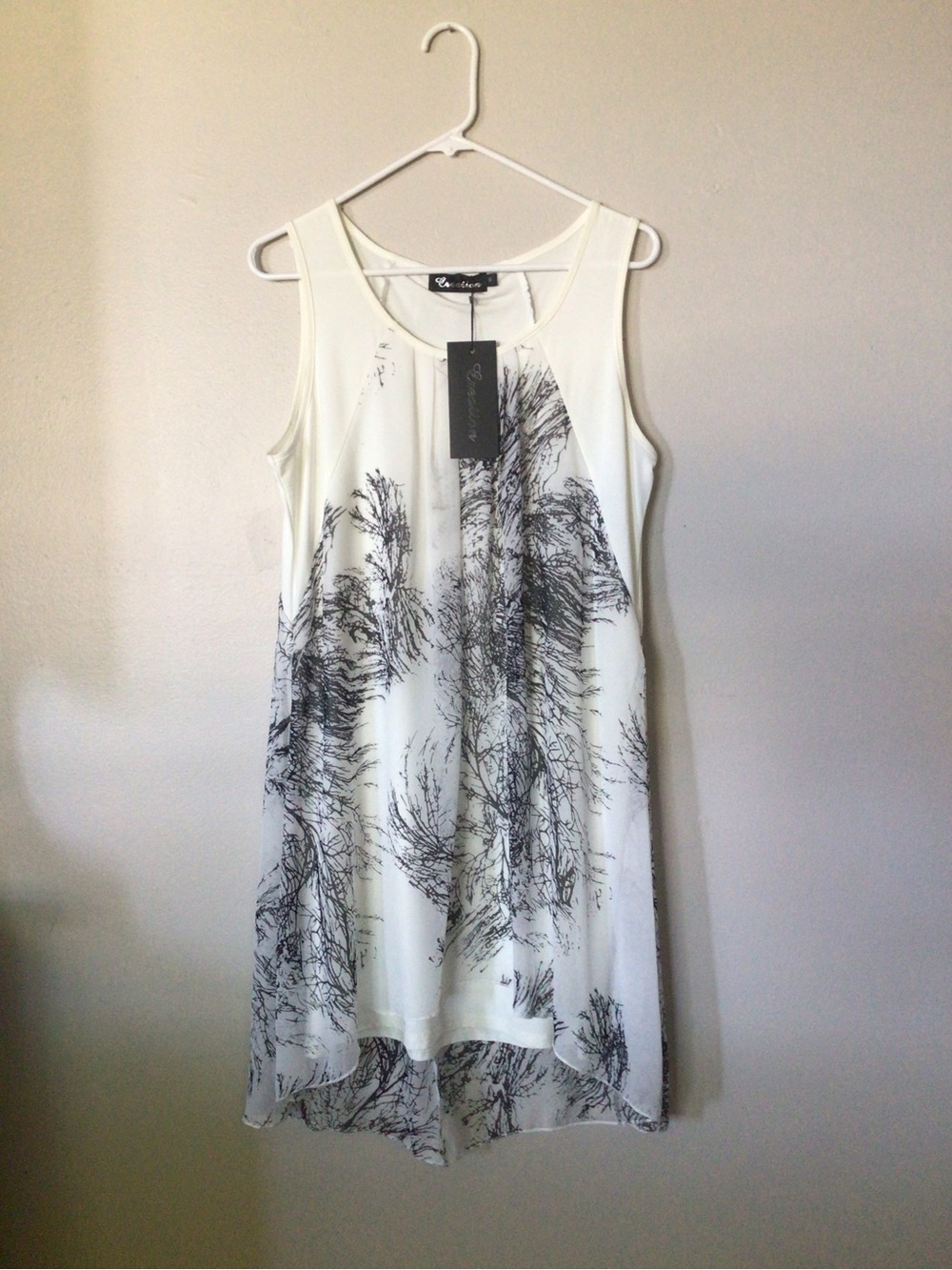 Creations White Sleeveless Sheath Dress with Black Abstract Print